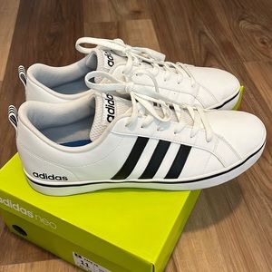 Mens Adidas pace sneakers